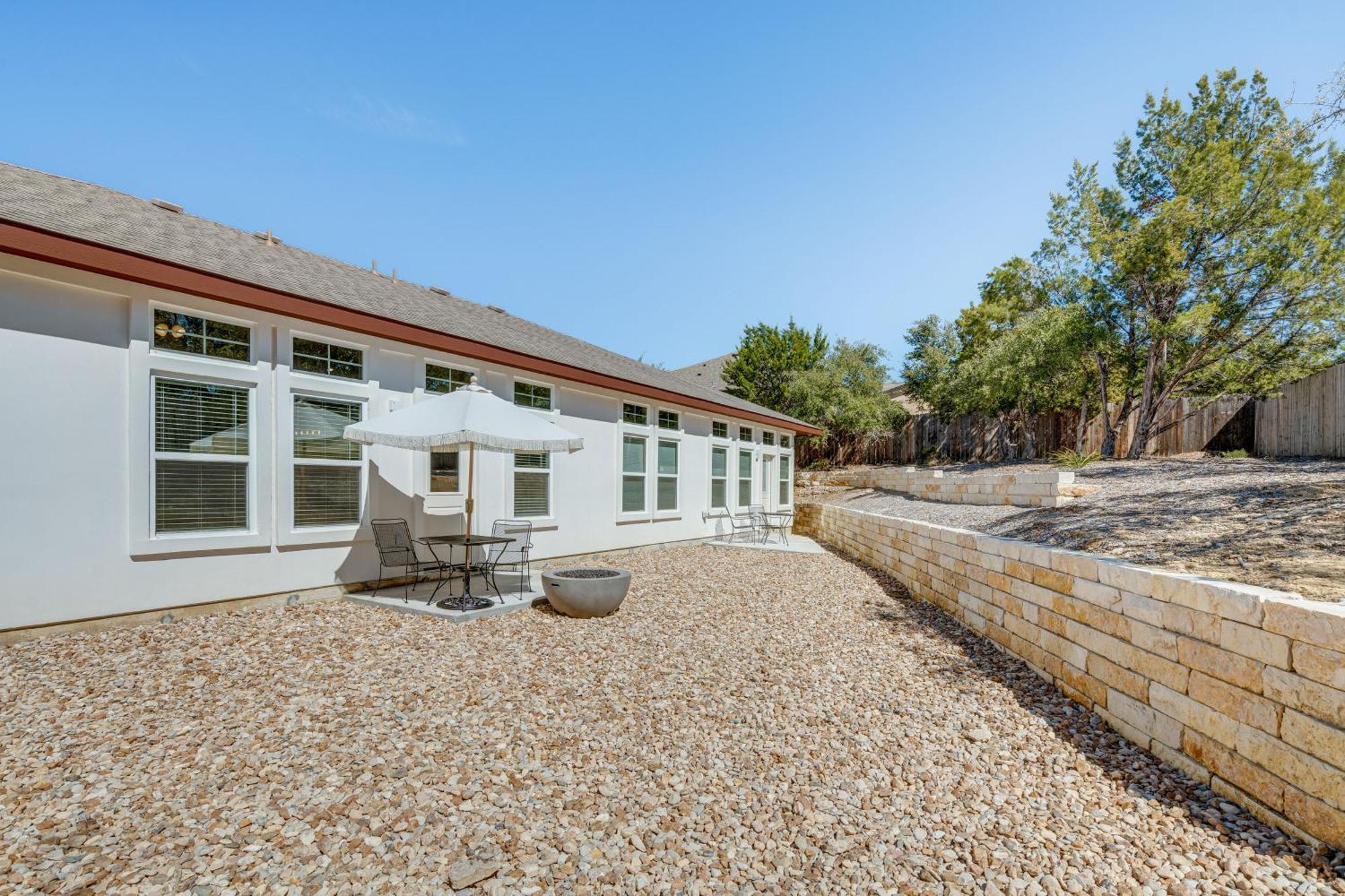 Idyllic Lago Vista Home Less Than 1 Mi To Lake Travis! Exterior photo