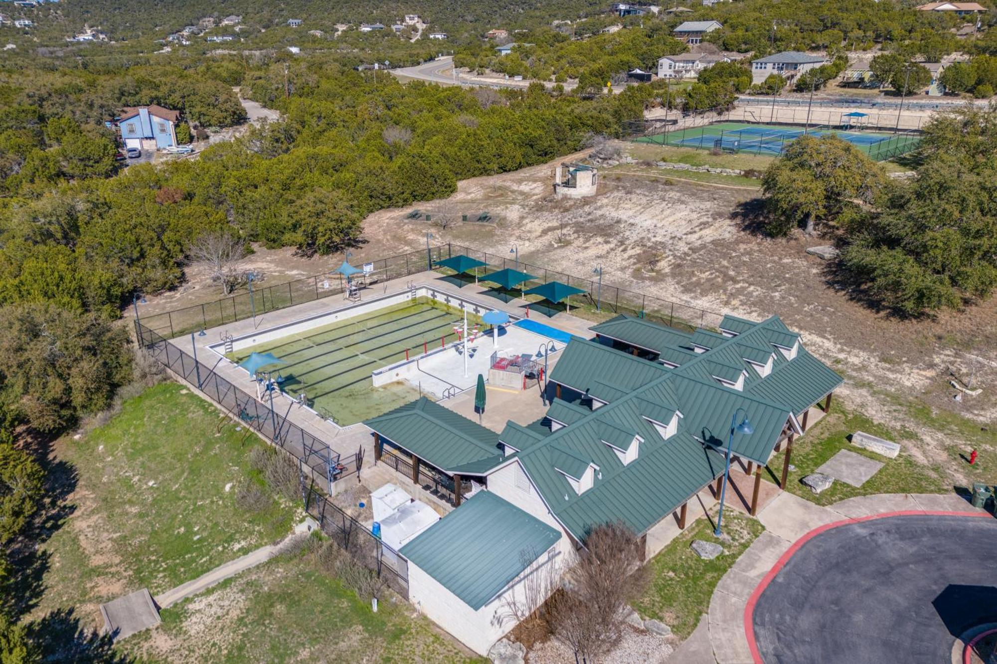 Idyllic Lago Vista Home Less Than 1 Mi To Lake Travis! Exterior photo