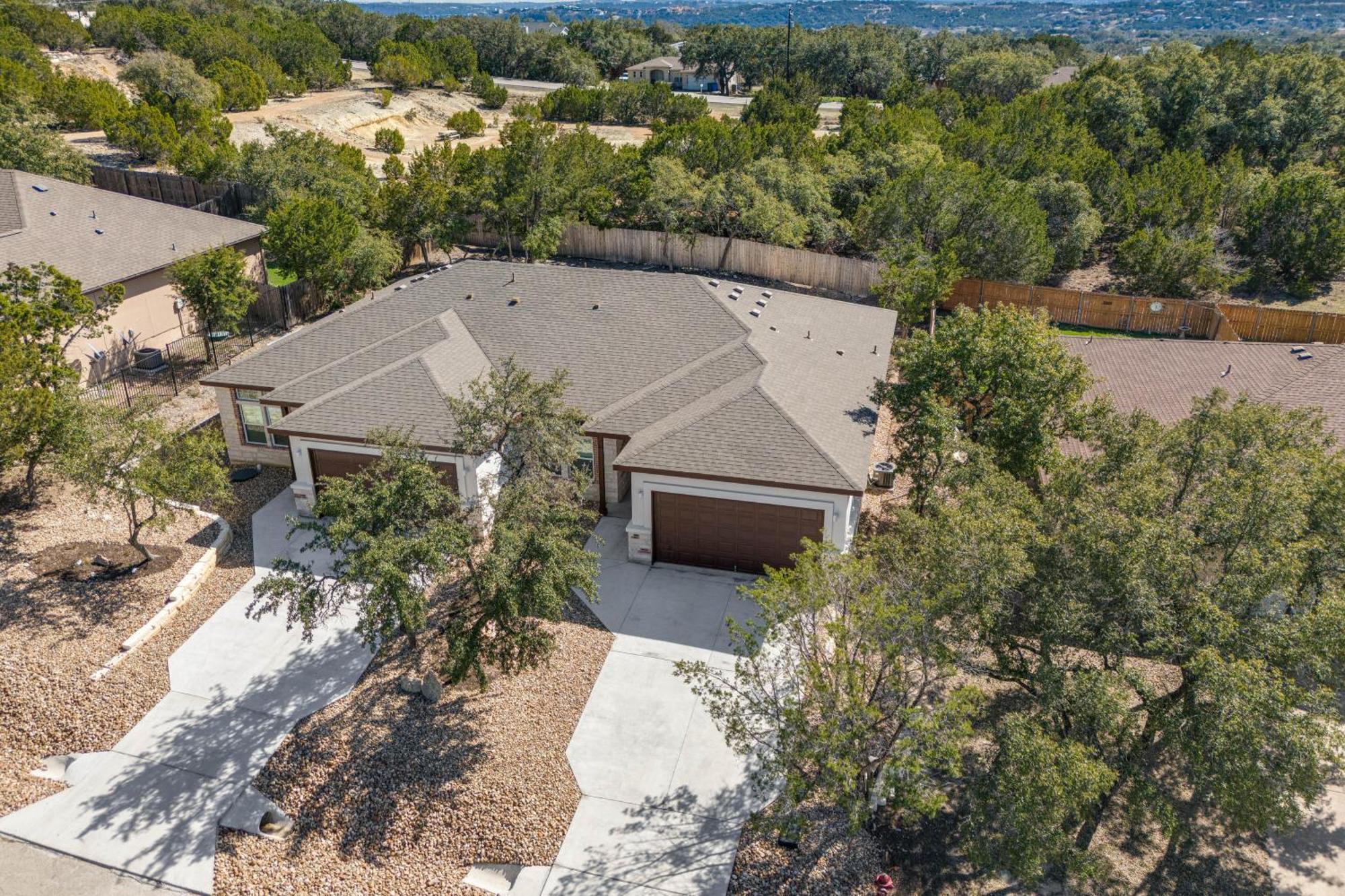 Idyllic Lago Vista Home Less Than 1 Mi To Lake Travis! Exterior photo